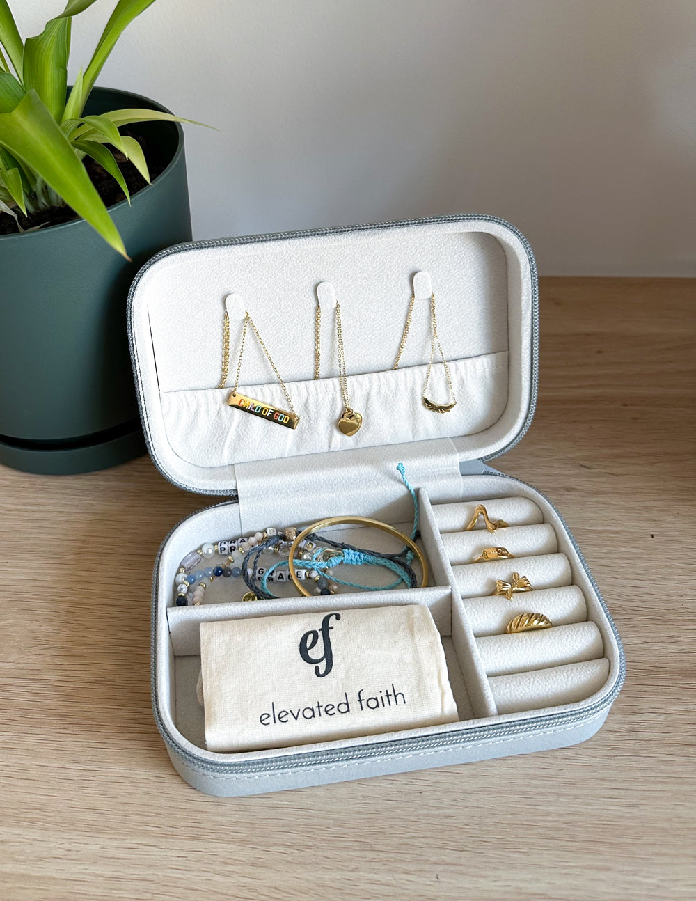 The Luxe Jewelry Travel Case – Organized Elegance On the Go
